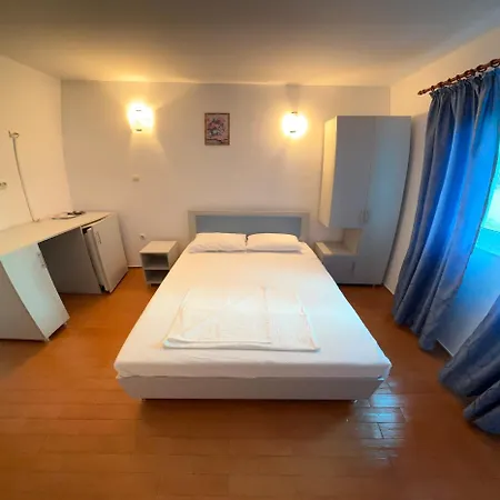 Elada * Costineşti
